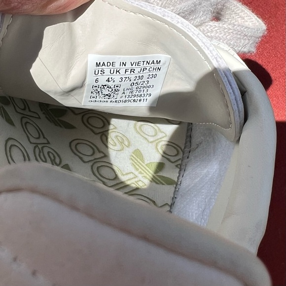 Adidas Samba OG, Hard to Find Neutral Color Size 6 - Picture 8 of 9
